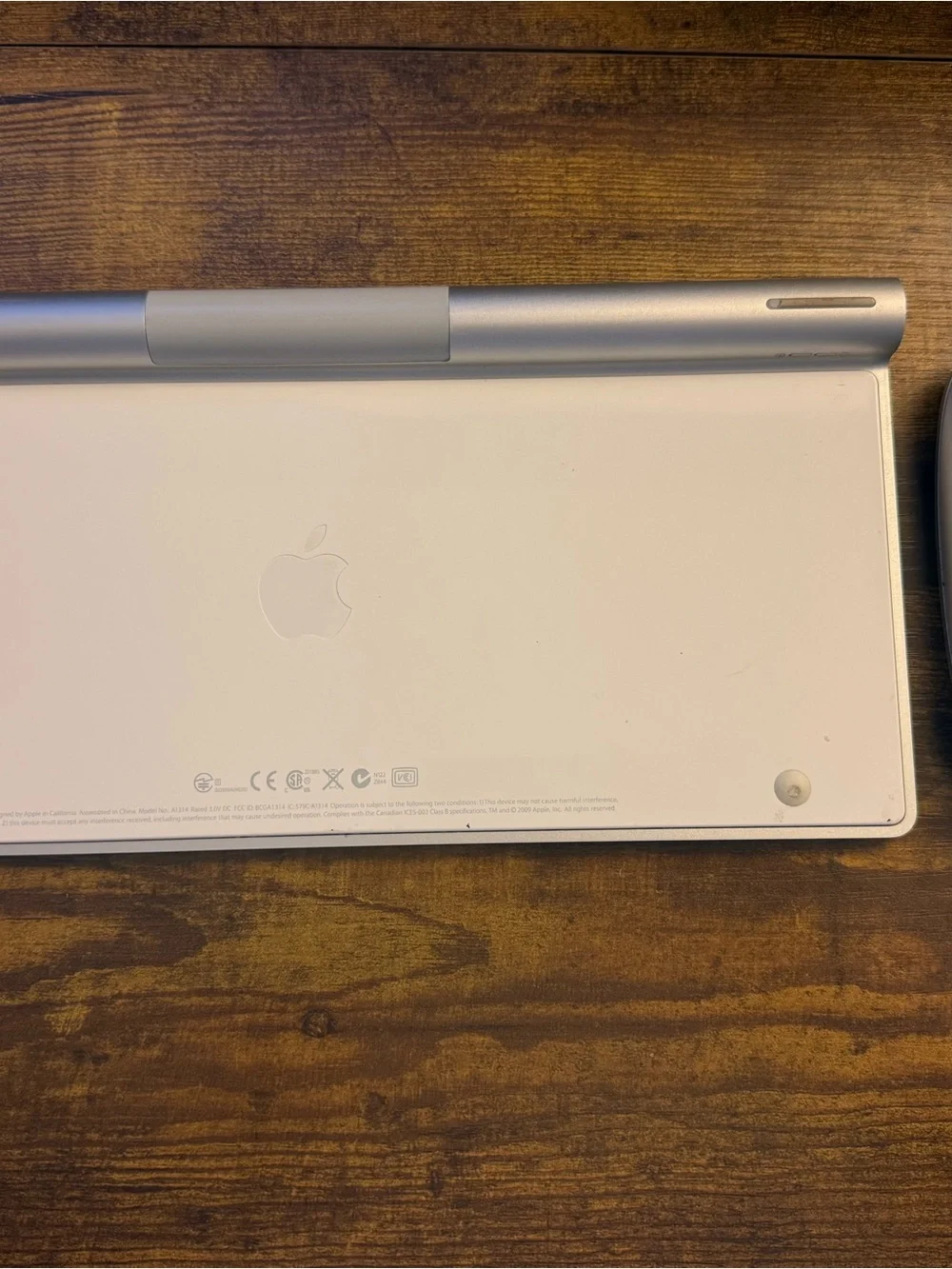 Apple White Aluminum Wireless Keyboard and White Magic Mouse
